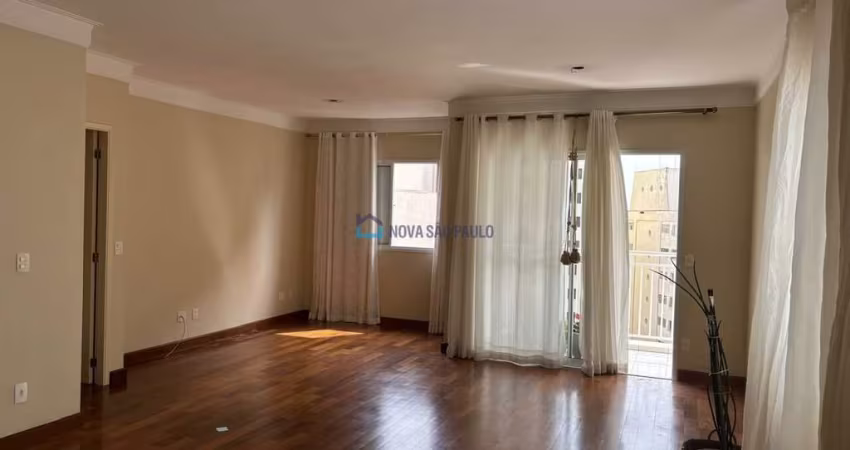Apartamento no metrô Praça da Árvore