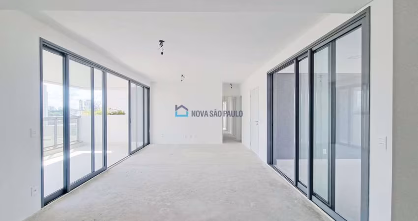 Apartamento à venda, com 165 m², 4 quartos, 2 suítes, 2 varandas, 2 vagas, no Jardim Vila Mariana