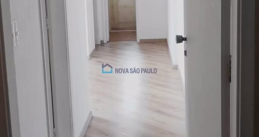 Venda. Campo Belo. Apartamento com 43m². 1 dormitório. 1 vaga fixa.