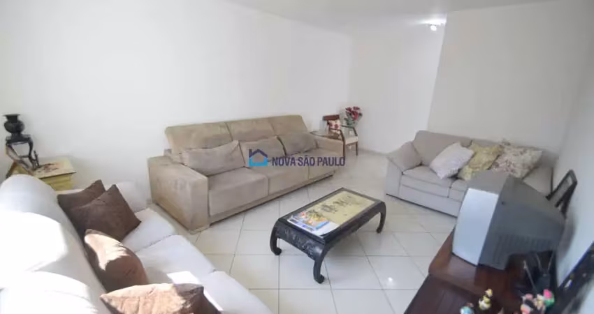 Casa com 4 quartos à venda na Rua Artur Thiré, --, Saúde, São Paulo