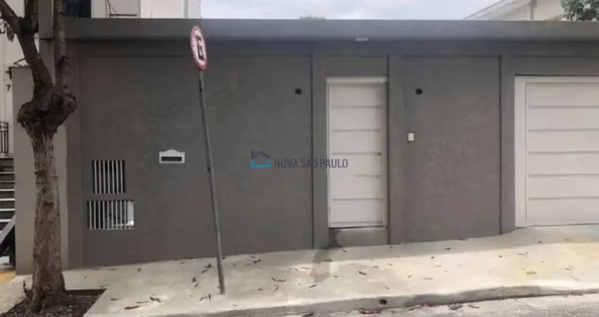 Casa à Venda com 5 Dormitórios na Vila Mariana