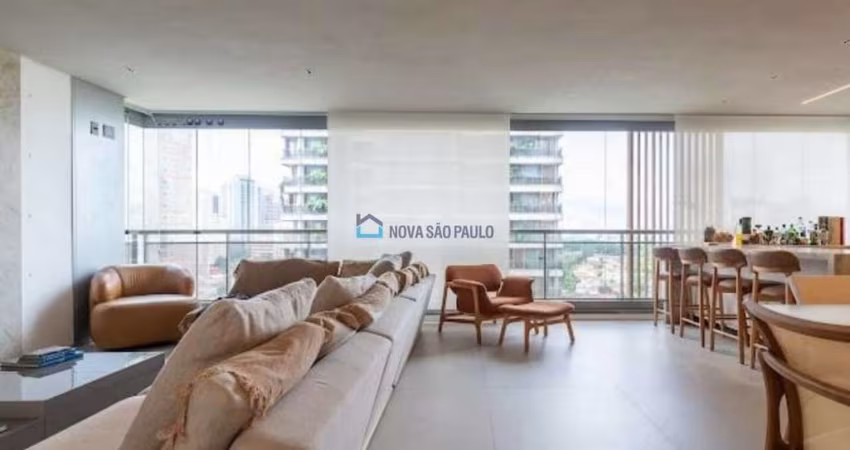 Apartamento no Jardim das Acácias, com 167m², 03 dormitórios sendo 02 suites e 03 vagas de garagem.