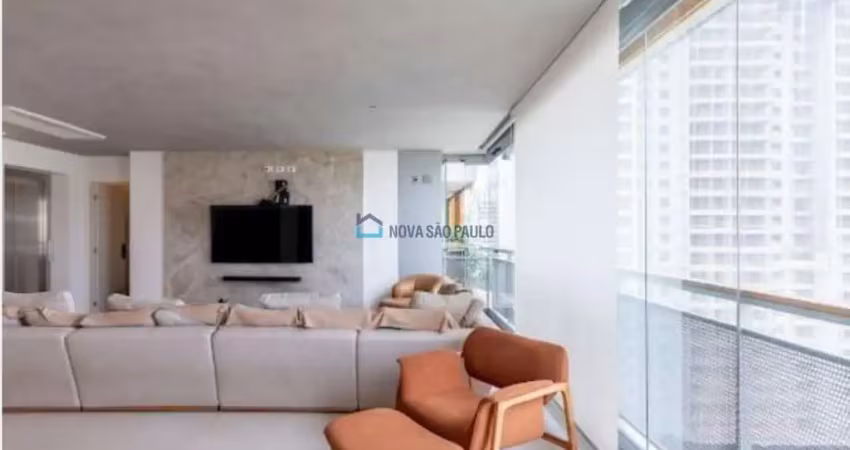 Apartamento no jardim das acácias, com 167m², 03 dormitórios sendo 02 suites e 03 vagas de garagem.