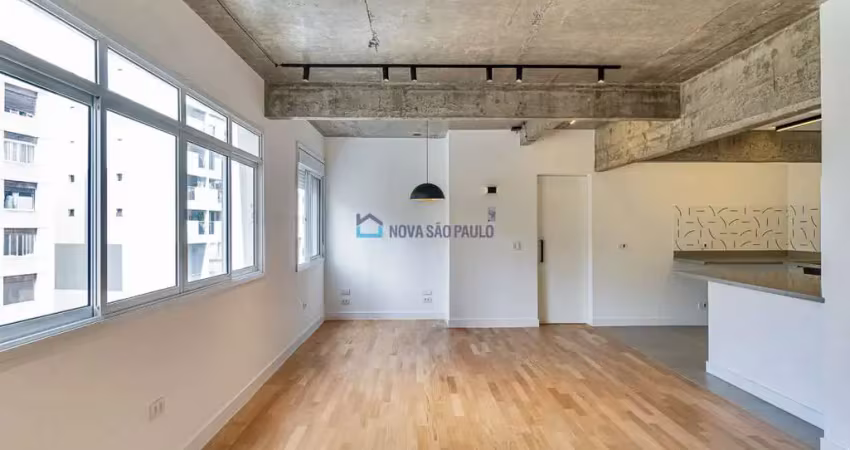 Venda | Apartamento em Higienópolis | 2 Suítes | Reformado