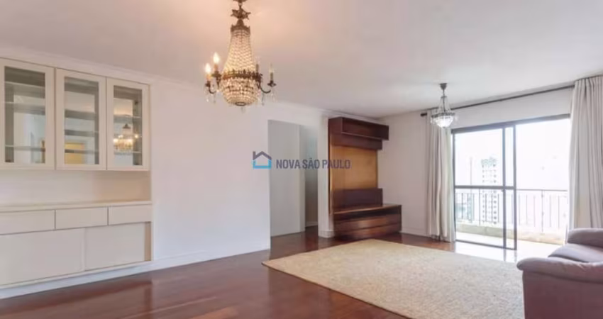 Apartamento 132m² 3 Dormitórios, 1 suíte, 2 vagas - Moema