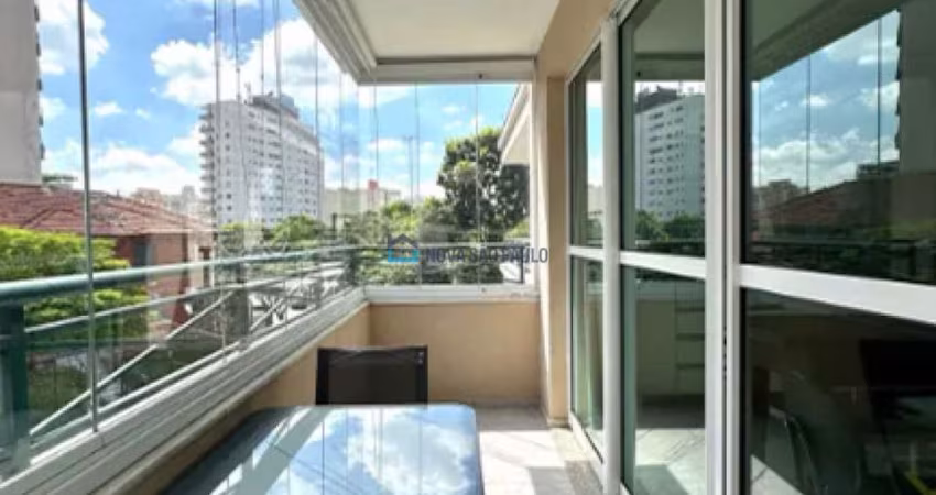 Apartamento à venda com 40 m², 1 quarto, sacada e 1 vaga, na Aclimação