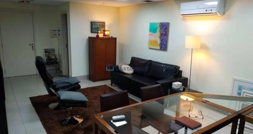 Sala comercial de 33m² mobiliada na Bela Vista