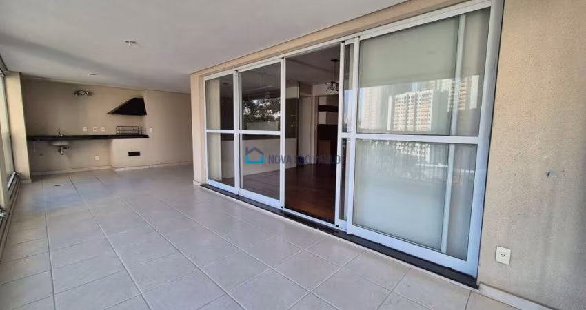 Apartamento com varanda gourmet ao lado do metrô Santos-Imigrantes na região da Klabin