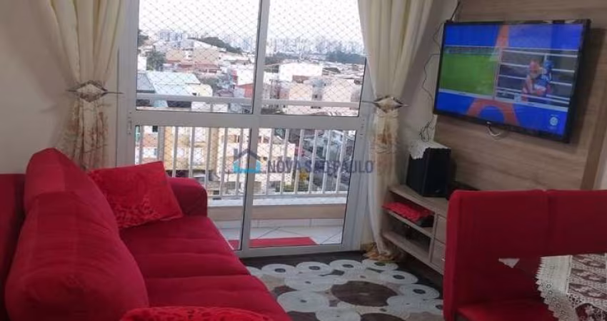 Apartamento 2 dormitórios, sala com sacada, 1 vaga.