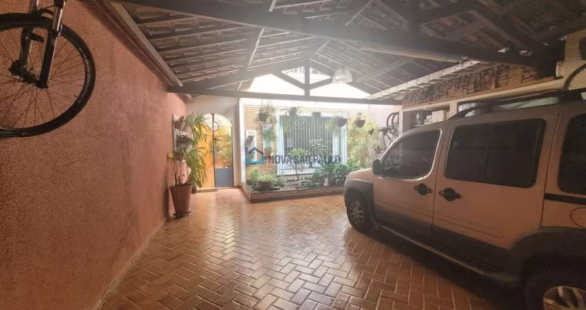 Sobradoi a venda co m 3 dormitórios no Jardim Umuarama