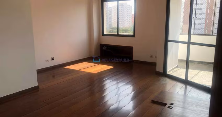 Apartamento a Venda no Campo Belo com 3 dormitórios