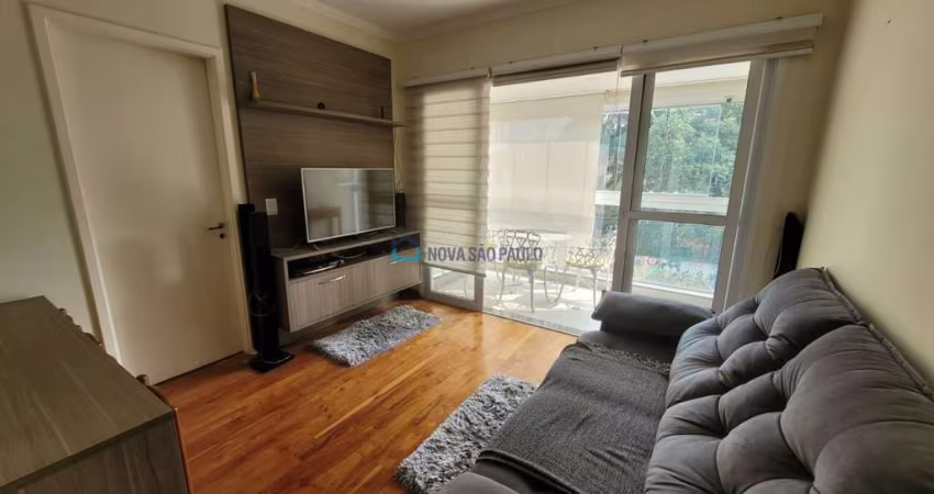 Apartamento 1 dormitório 1 vaga demarcada + depósito. Saúde