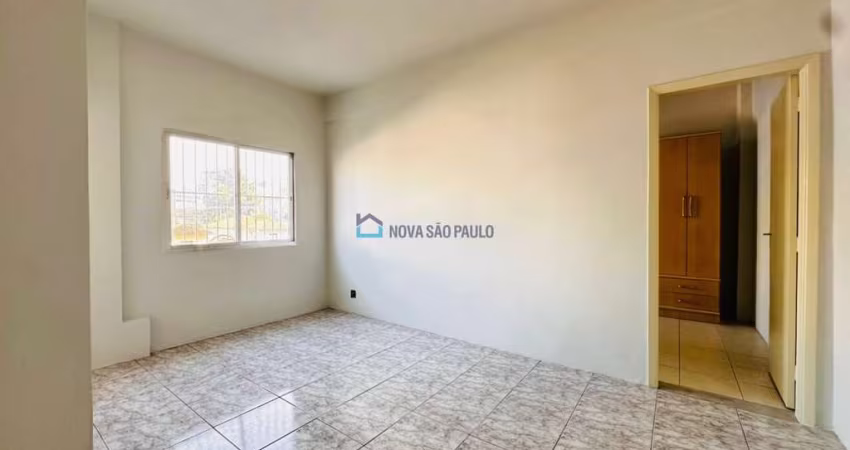 Apartamento na Aclimação, com 2 domitorio, 58m² - Metrô Vergueiro.