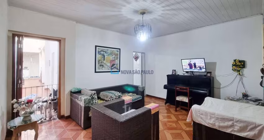 Casa à venda, com 3 quartos, 1 vaga, na Vila Gumercindo, próximo ao Metrô Alto do Ipiranga