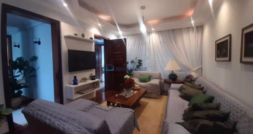 Sobrado com 3 pavimentos 4 Quartos e 3 suítes à Venda, 260 m² por R$ 1.400.000,00