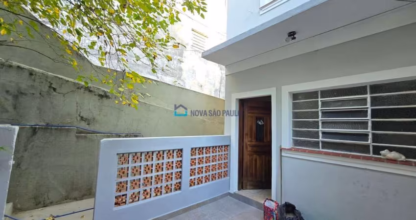 Terreno 10x34 com 3 casas, próximo ao Metrô Saúde.