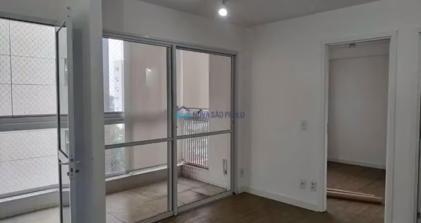 Apartamento com 01 Dormitório - Vaga de Garagem - Metrô Praça da Árvore
