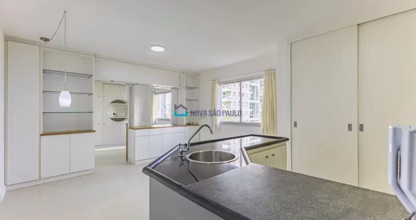 Apartamento no Campo Belo  com 1 dormitório e 1 Vaga