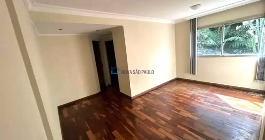 Apartamento 2 dormitórios e 1 vaga a venda na aclimação