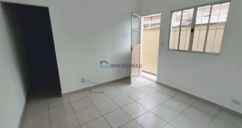 Casa térrea de 4 dormitórios próximo ao metrô saúde