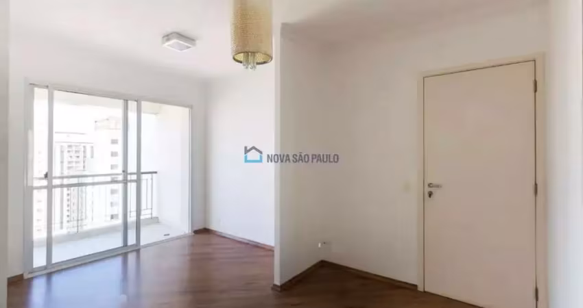 Apartamento à venda, entre as estações de metrô praça da árvore e saúde.