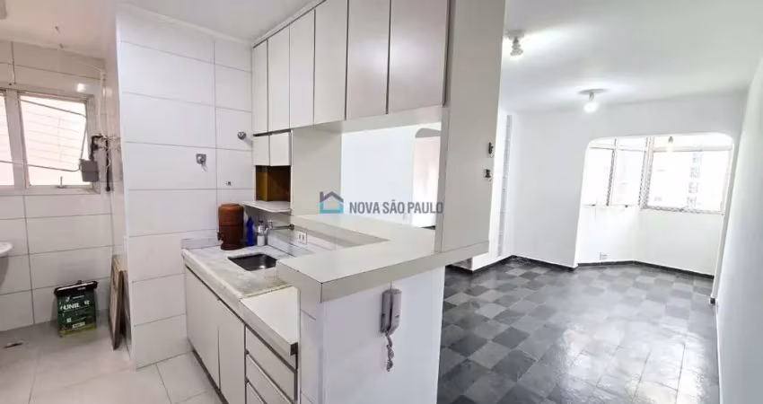 Apartamento na vila gumercindo 02 dormitórios 01 vaga livre
