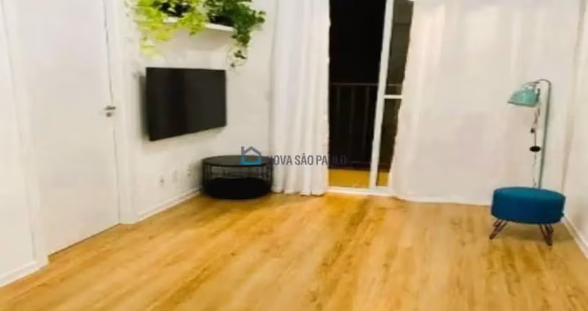 Apartamento a venda no cambuci . 2 dormitórios . sala com sacada . 1 vaga