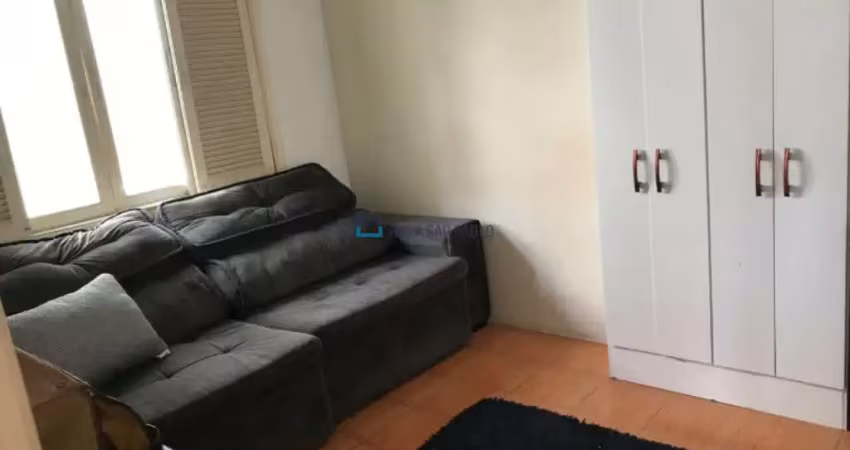 Vila mariana térrea e isolada, 326 m² terreno, 3 dormitórios, 3 vagas.