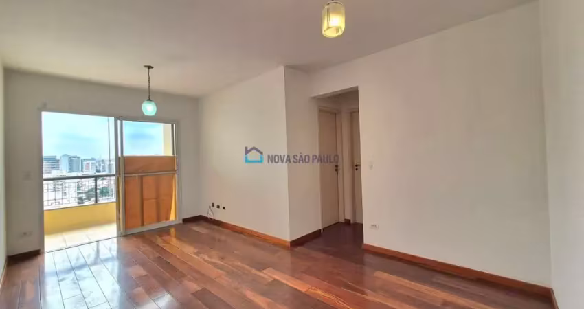 Apartamento em andar alto ao lado do metrô praça da árvore na região da saúde!