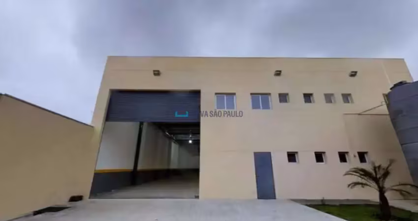 Excelente e amplo galpão com mesanino, com 2.200m² e atualmente com renda.
