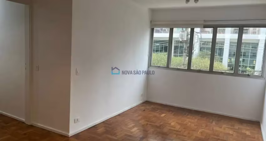 Apartamento de 2 dormitórios em rua sem saída próximo do colégio móbile