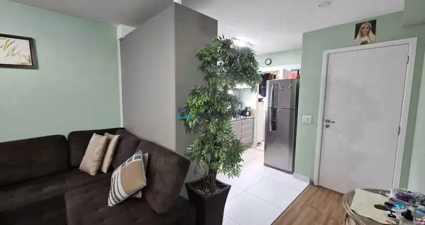Apartamento semi mobiliado 2 dorms com varanda em santo amaro