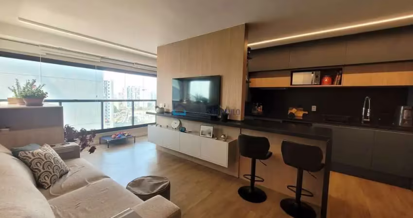 Apartamento novo, projeto de arquiteta renomada, metrô são judas.