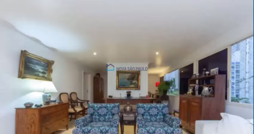 Apartamento com 3 dormitórios à venda, 130m², 1 suíte e 1 vaga