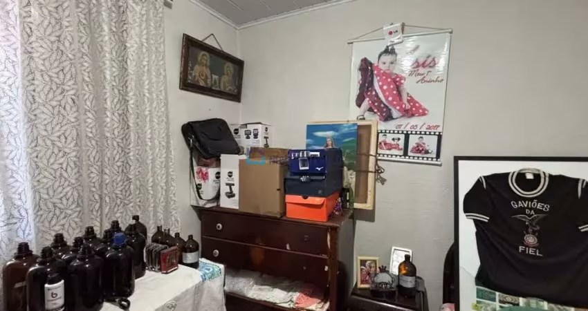 Sobrado a venda vila guarani, 2 quartos e 1 vaga para moto