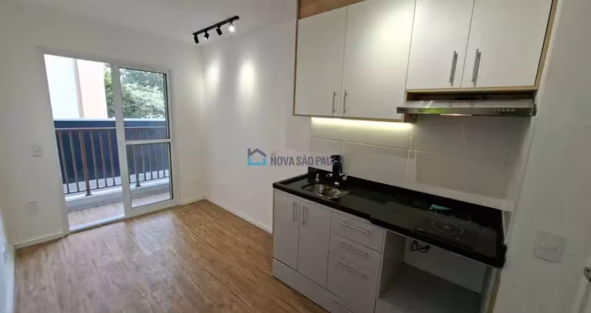 Studio com 24m² a poucos metros do metrô são judas.