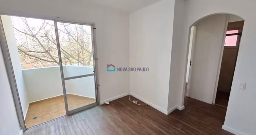 Apartamento na vila gumercindo 02 dormitórios 01 vaga livre