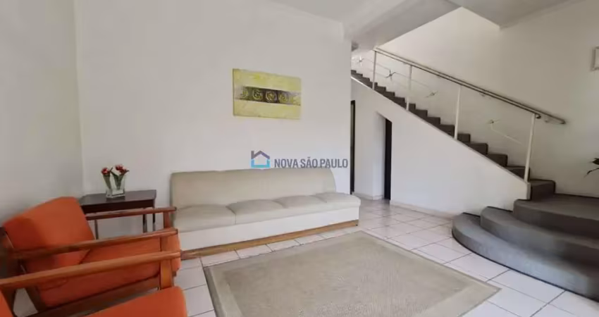 Sobrado comercial à venda, 07 salas, 300 m² de área construída em 250 m² de terreno.