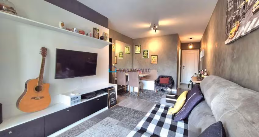 Apartamento em andar mediano ao lado do metrô praça da árvore na região da saúde!