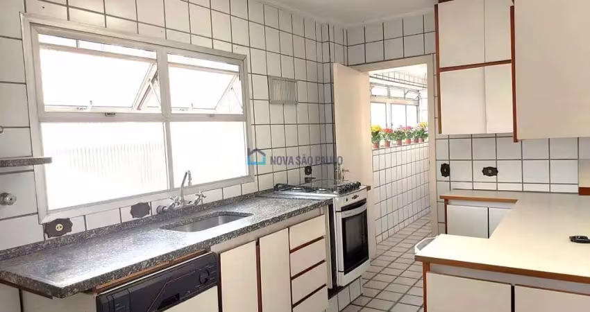 Apartamento com 2 quartos, 2 vagas fixa, próximo ao metrô à venda na vila clementino