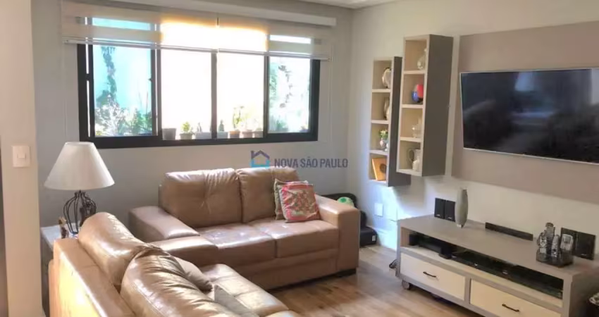 Casa de condomínio fechado, nas imediações do metrô saúde, shopping plaza sul!