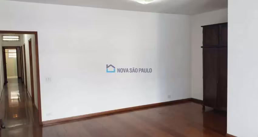 Casa com 4 quartos à venda na Rua dos Curupiás, --, Jabaquara, São Paulo