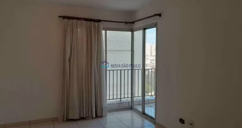 Apartamento metrô praça da árvore, vago, reformado, andar alto, frente, sacada, ensolarado.