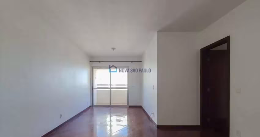 Apartamento 3 quartos sendo 1 suíte e 2 vagas de garagem no bairro da saúde.