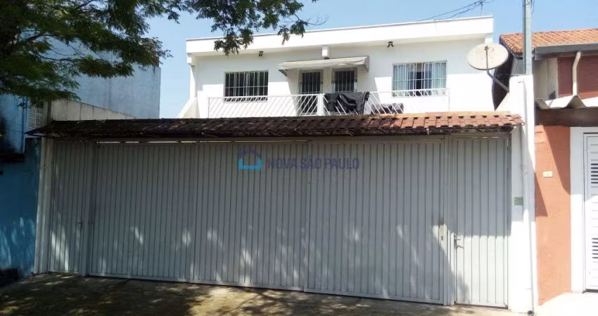 Sobrado  com 4 casas no terreno no Sacomã.