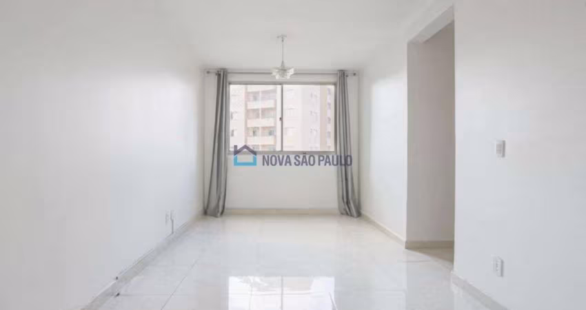 Apartamento com 02 dormitórios na região do Jabaquara