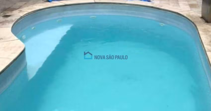 Sobrado com 4 dormitórios, 2 suítes,  piscina no Jardim da Saúde.