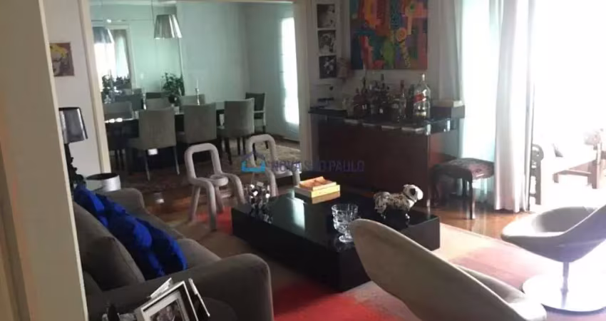 Apartamento de alto padrão na região do campo belo/sp.