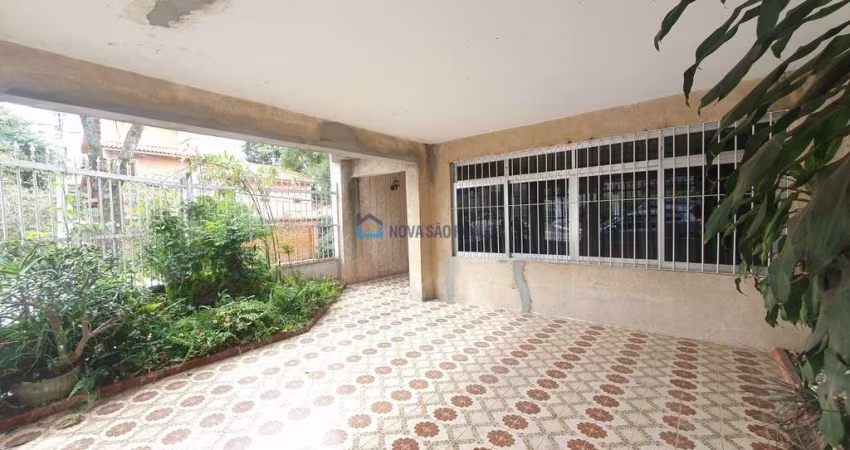 Excelente sobrado ensolarado com entrada lateral e 2 vagas de garagens!