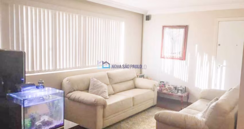 Apartamento amplo, pertinho do shopping Ibirapuera! Andar alto!